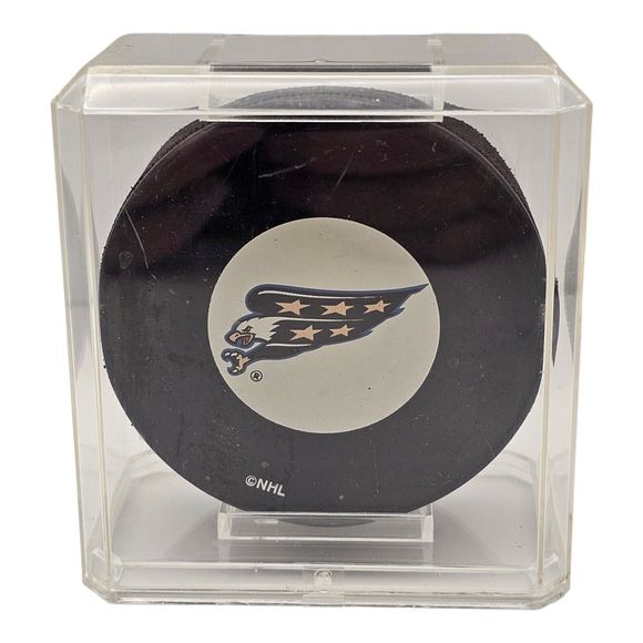 WASHINGTON‎ CAPITALS NHL Official Hockey Puck Vegum Slovenia w/ Display Case - Picture 1 of 10